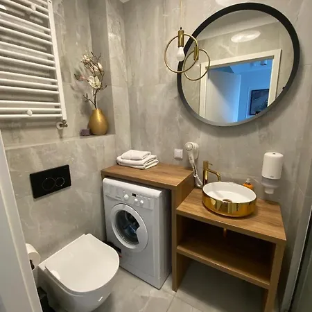 Margaret Apartment